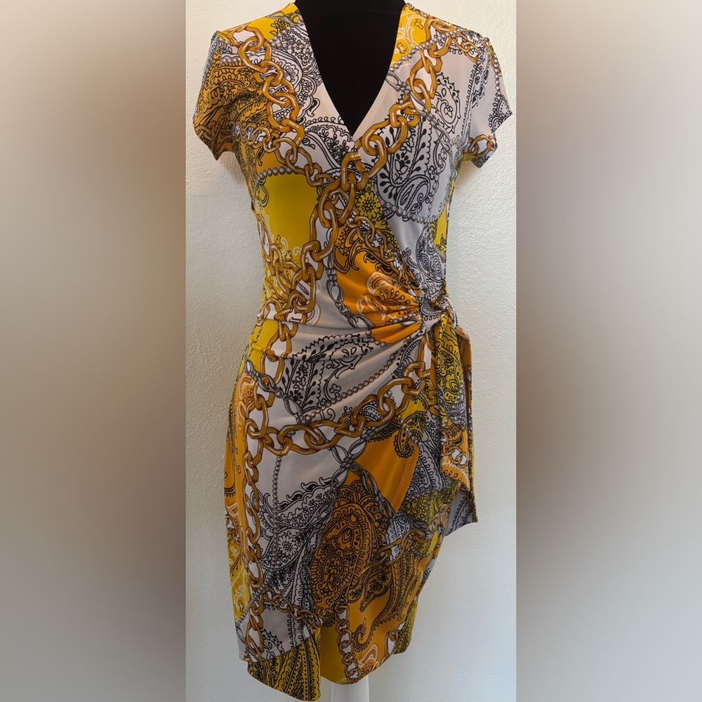 Beautiful Cache Yellow / White Asymmetrical Chain Print Dress Chic Professional
